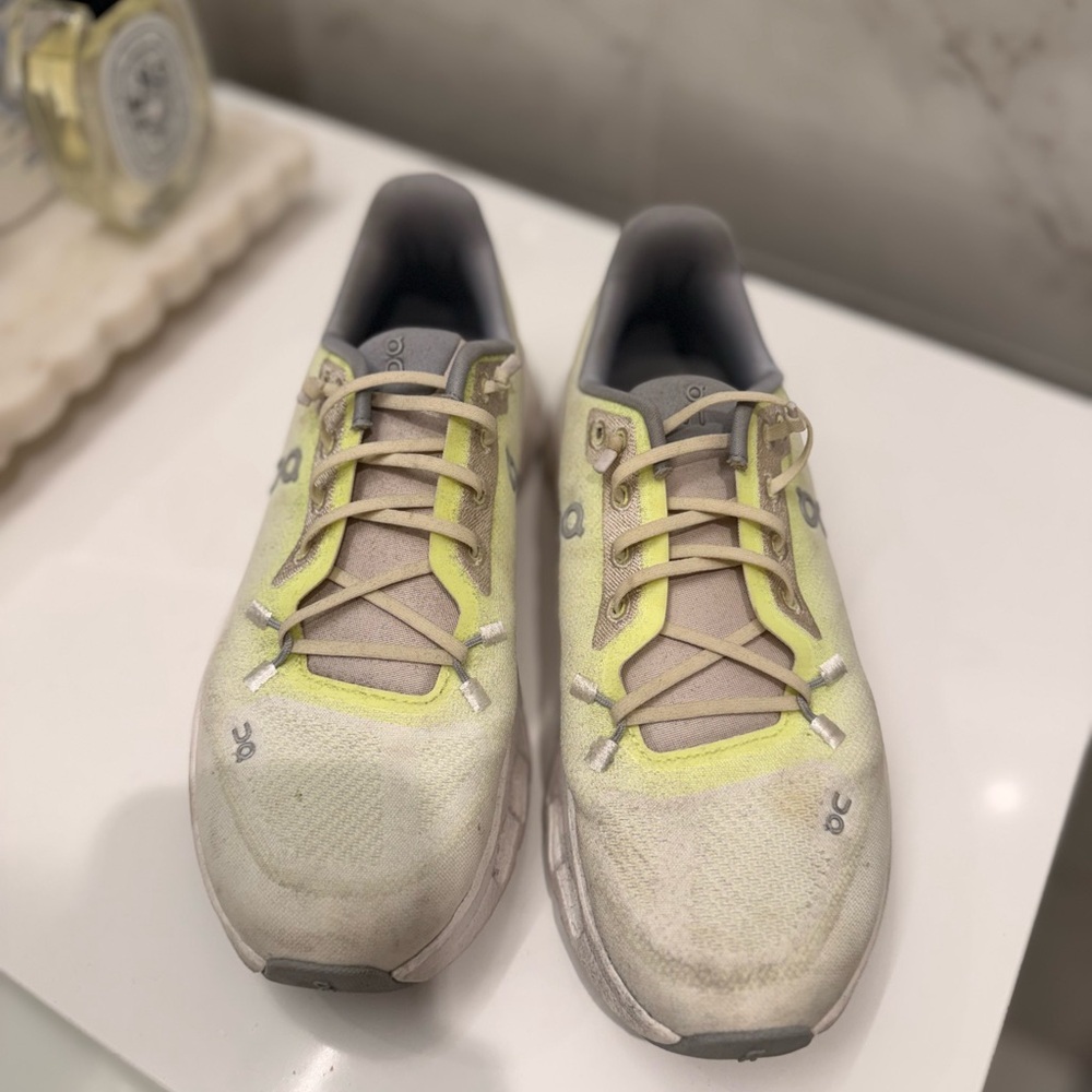 On Women's Athletic Shoes - Yellow and Gray